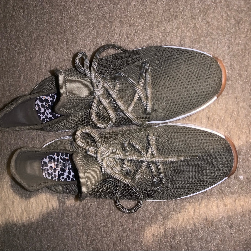 Nordstrom rack tennis shoes